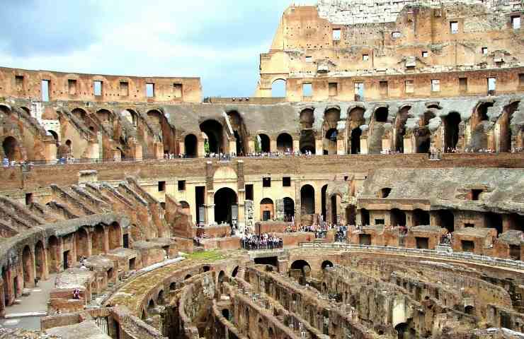 topi al colosseo video